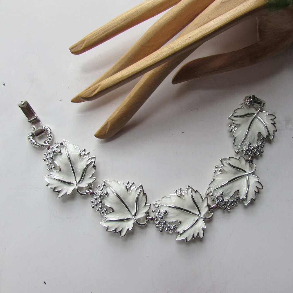 SALE Sarah Coventry Vintage Link Bracelet Leaf Theme White & Silver